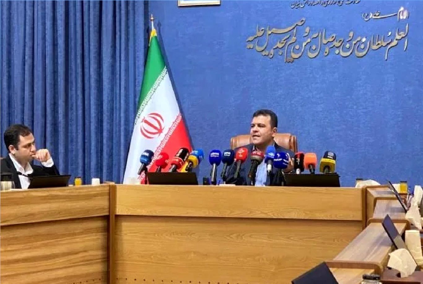 معاون علمی رئیس‌جمهور: باید منتظر سقوط رتبه علمی ایران در سطح جهانی باشیم