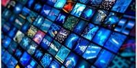 شکستن بطری روی سر مجری در برنامه زنده!+فیلم