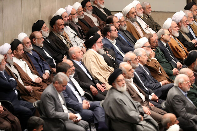تصاویر دیدار مسئولان نظام، مهمانان کنفرانس وحدت و سفرای کشورهای اسلامی با رهبری