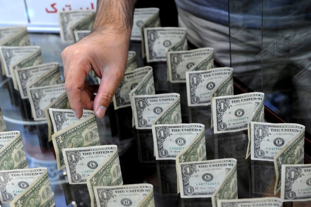 هاله منفی دور قیمت دلار