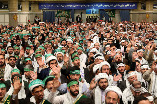 تصاویر دیدار هزاران نفر از بسیجیان با مقام معظم رهبری