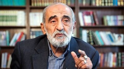 حسین شریعتمداری: کسانی که ساز مذاکره با آمریکا کوک کرده‌اند، یا «‌احمق‌» هستند یا «‌خائن‌»+ فیلم