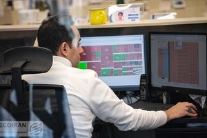 پیش‌بینی بورس فردا چهارشنبه 5 آذر 1404 | بازاری که قصد عقب‌نشینی ندارد