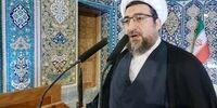 حکم رهبر انقلاب به امام جمعه تبریز اهدا شد+ فیلم
