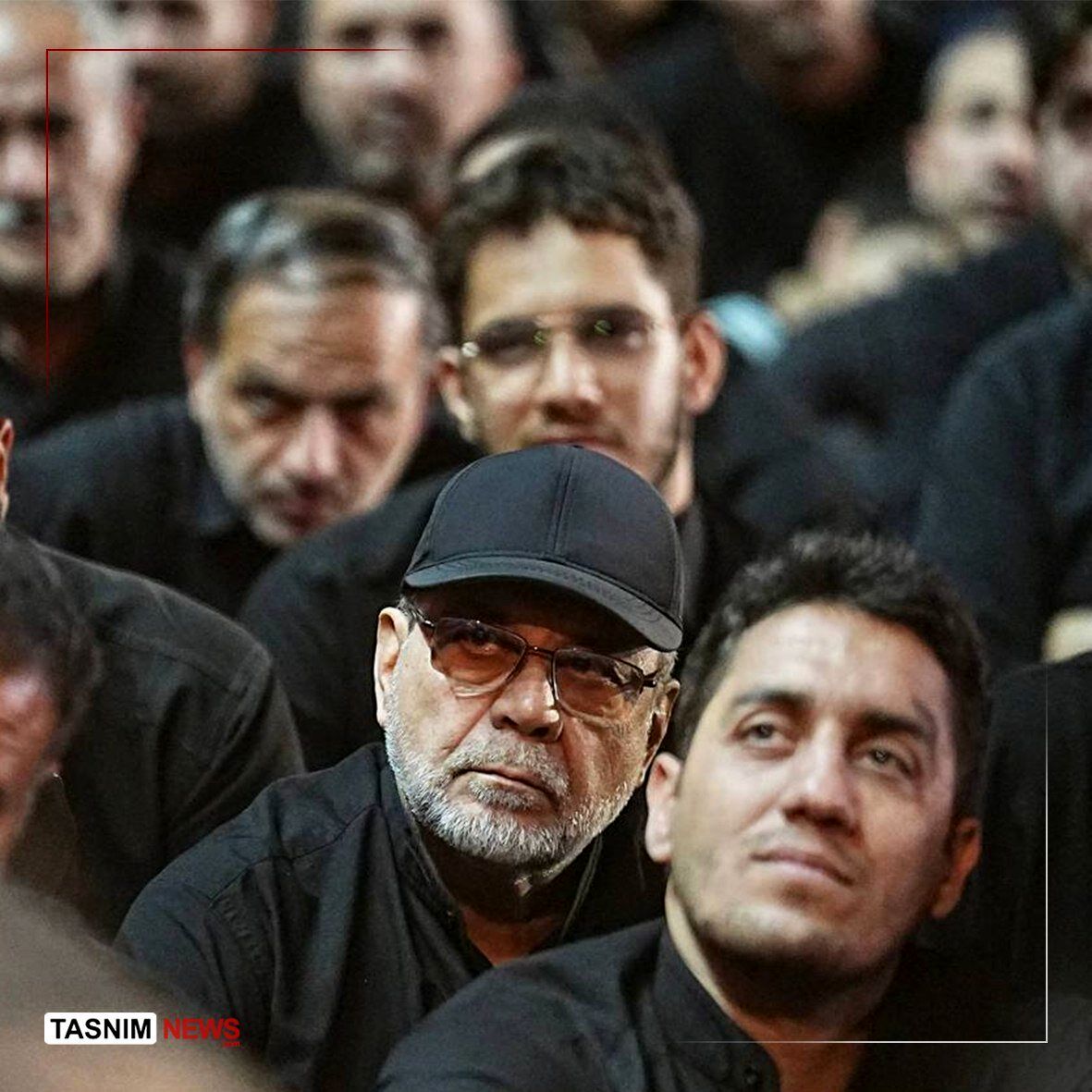 تیپ خاص دبیر شورای عالی امنیت ملی در اجتماع مردمی و مراسم عزاداری میدان انقلاب + عکس
