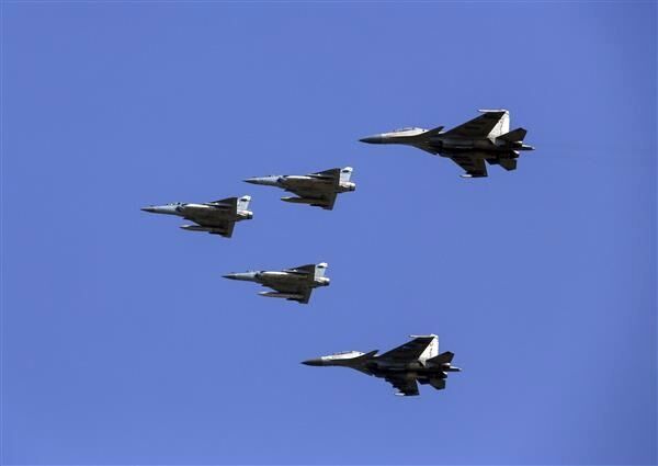 جنگنده‌های چینی بر فراز تنگه تایوان به پرواز درآمدند