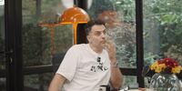بنیاد شهید رئیسی از یک بلاگر اقتصادی شکایت کرد/ او مدعی شد از او خواسته شده مباحث اقتصادی را به رئیس‌جمهور آموزش دهد