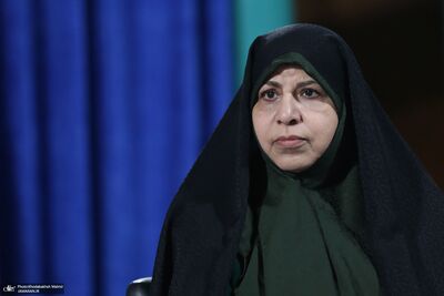 نوه های رهبر شهید انقلاب در کدام بیمارستان ها به دنیا آمدند؟/ دستجردی: ۱۱ نوه رهبر شهید را من به دنیا آوردم+ فیلم 