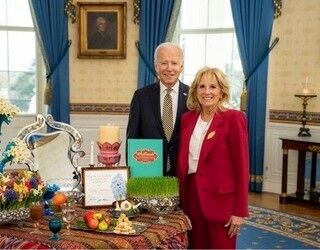 عکس یادگاری بایدن و همسرش با سفره هفت سین /آمریکا در کنار زنان ایرانی است /عید شما مبارک!