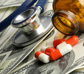 روزهایِ سخت بازار دارو | معینی زندی: بسیاری از داروها ارز ترجیحی ندارند | مردم خودخواسته برخی داروهای نسخه را حذف می‌کنند