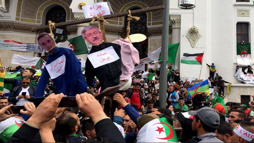 معترضان الجزایری در پی اخراج رئیس سازمان اطلاعات به خیابان‌ها ریختند