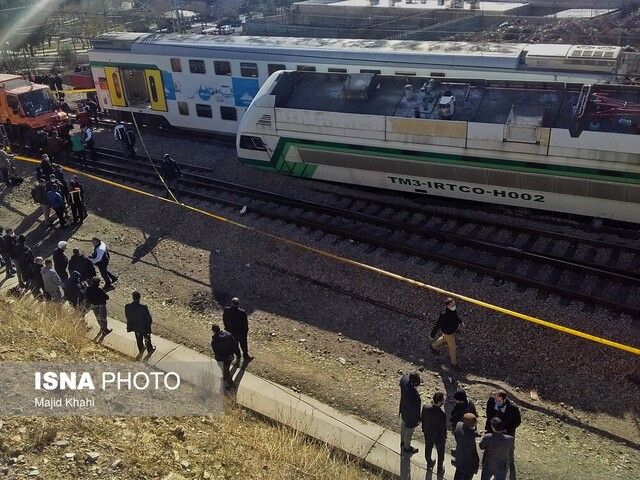 شاخ به شاخ شدن قطارهای مترو در حادثه صبح صحت دارد؟/ تعداد مصدومان اعلام شد

