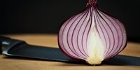 ۶ معجزه باورنکردنی پیاز برای سالمندان