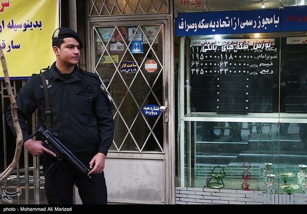 بازسازی صحنه سرقت مسلحانه صرافی‌خیابان فرودسی
