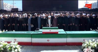 اقامه نماز بر پیکر رهبر شهید انقلاب و خانواده ایشان توسط آیت‌الله سبحانی | فرزندان رهبر شهید هم حضور دارند | سه نماز میت اقامه خواهد شد