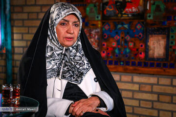 مشاور وزیر کشور: یک زن پس از جدایی، چگونه می‌تواند با ۱۴ سکه زندگی خود را اداره کند؟/ اگر مرد با پابند الکترونیکی آزاد شود، خشونت علیه زن بیشتر می شود