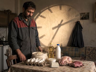 دستمزد یک روز کار برابر با قیمت یک شانه تخم‌مرغ | سفره کارگران به چند روز کار نیاز دارد؟ | تصویر شفاف از افت قدرت خرید کارگران!