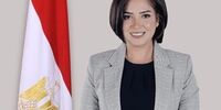 سیگار کشیدن نماینده زن در ورزشگاه خبرساز شد+عکس