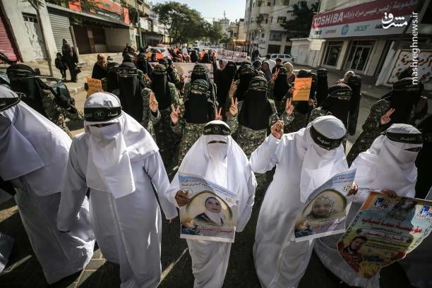 تصاویری از کفن پوش شدن زنان فلسطینی در غزه 