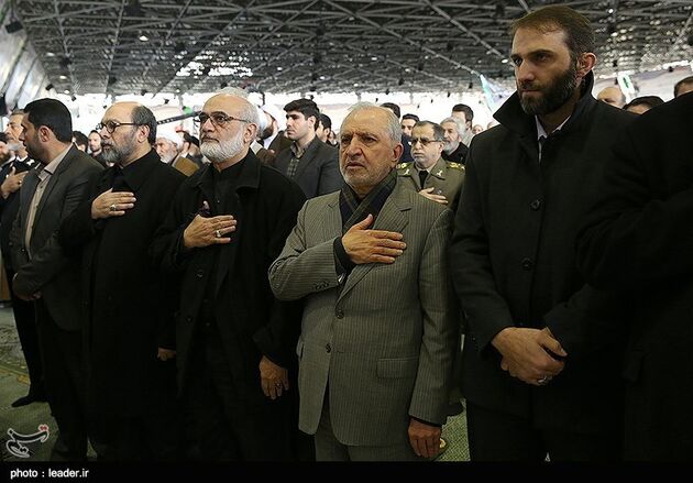 اقامه نماز بر پیکر آیت الله هاشمی رفسنجانی توسط مقام معظم رهبری