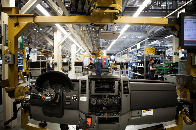 پای خودروسازان اروپایی و آمریکایی به ایران باز می‌شود؟ / حضور خودروسازان صاحب تکنولوژی باعث رقابت‌پذیری و ارتقا این صنعت در کشور می‌شود