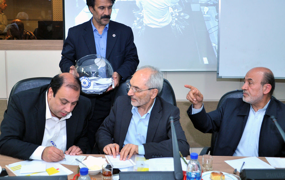 هیات رئیسه مجمع فعالان توسعه اقتصاد ایران مشخص شد