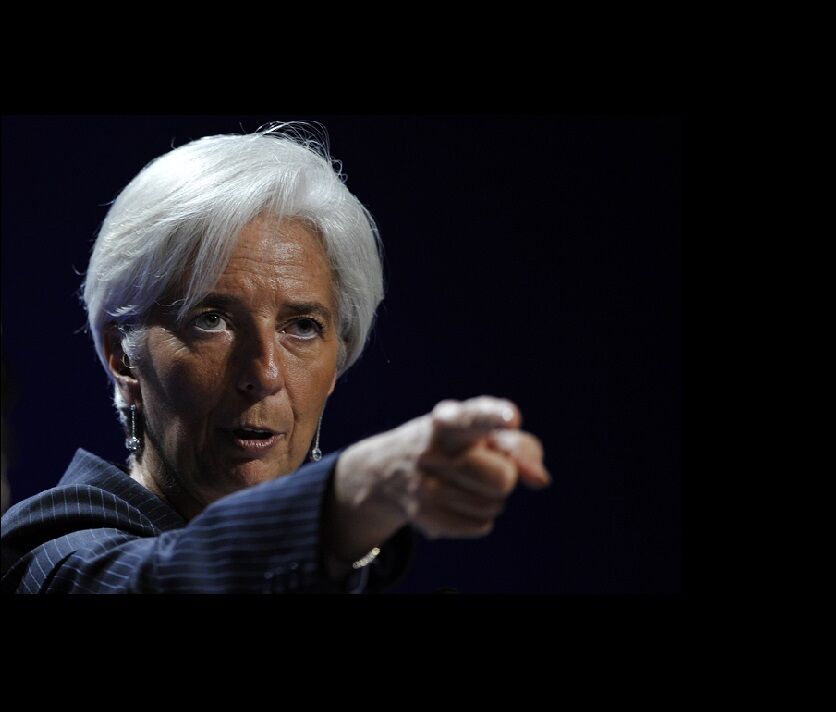 فدرال‌رزرو در تغییر نرخ بهره عجله نکند / IMF چشم‌انداز رشد اقتصادی آمریکا را کاهش داد