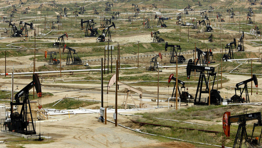 تداوم افزایش تولید نفت آمریکا در سال 2015