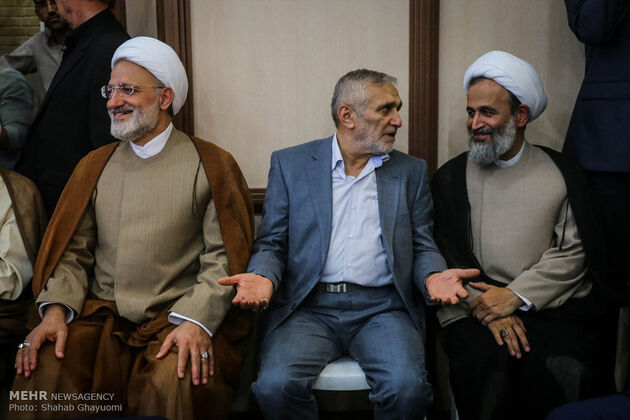 تصاویر مراسم ختم همسر آیت الله علم الهدی