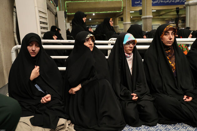 تصاویر دیدار مسئولان نظام، مهمانان کنفرانس وحدت و سفرای کشورهای اسلامی با رهبری