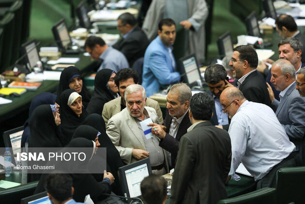 تصاویر امروز مجلس با موضوع بررسی رفع حصر 