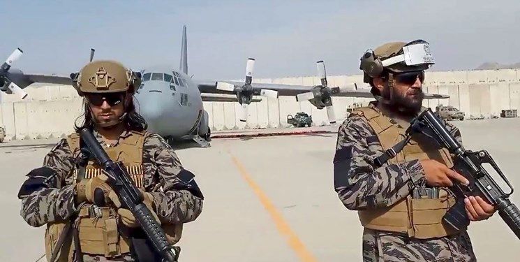 طالبان شهروندان آمریکایی را در فرودگاه گروگان گرفته است