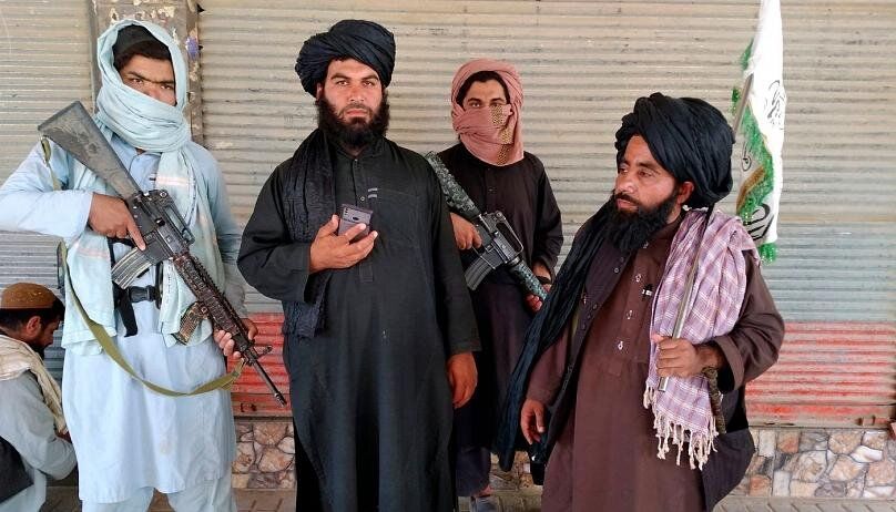 برخورد عجیب طالبان با مرد روزه خوار!+عکس 