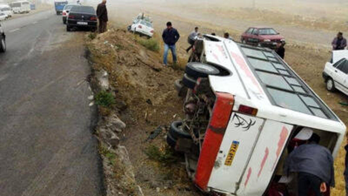 جزئیات حادثه وحشتناک واژگونی مینی‌بوس نوجوانان ورزشکار