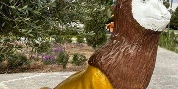 راز مجسمه‌های عجیب و غریب در برخی شهرها