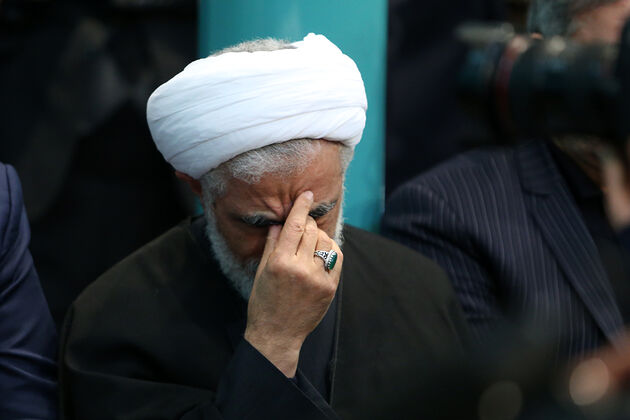 وداع مسئولان با پیکر آیت الله هاشمی در حسینیه جماران