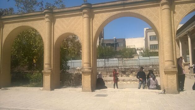 روزهای عجیب یک عمارت/وقتی سرمایه‌ای باندپیچی می‌شود+گزارش تصویری