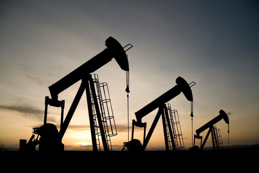 نفت در بازارهای جهانی گران شد / نابسامانی شرکت های نفت، قیمت را بالا برد