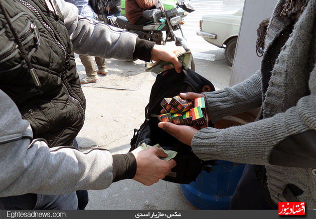 قدم به قدم در بازار زیرزمینی مواد محترقه +گزارش تصویری