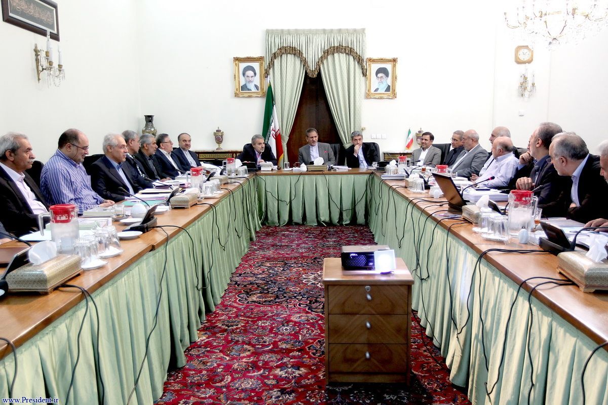 انتقاد جمهوری اسلامی از جلسات پی درپی اقتصادی سران کشور؛ این حضرات اگر می‌توانستند کاری کنند، اصولاً چنین بحرانی به وجودنمی‌آمد