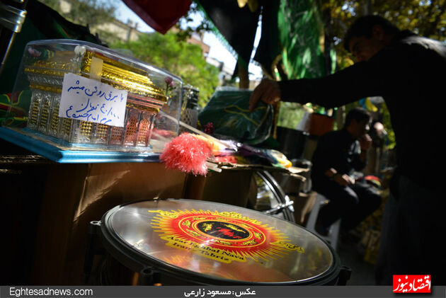 مهمانان امسال بازار ادوات عزاداری/طبل‌های غول‌پیکر و دهل‌های تبریزی و فانوس‌های چینی(گزارش تصویری)