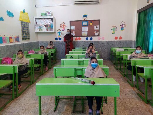 از وعده واکسیناسیون ۷۰ درصدی مردم تا دلایل عجیب ضد واکسن‌ها در ایران