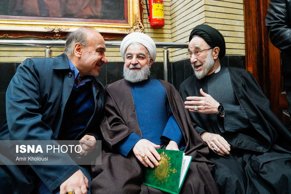 پشت پرده خبرهای خروج خاتمی از کشور، کودتای روحانی و مأموریت ویژه لاریجانی از نگاه رسانه اصولگرا /ریشه «آمریکا حمله کن» کجاست؟ 