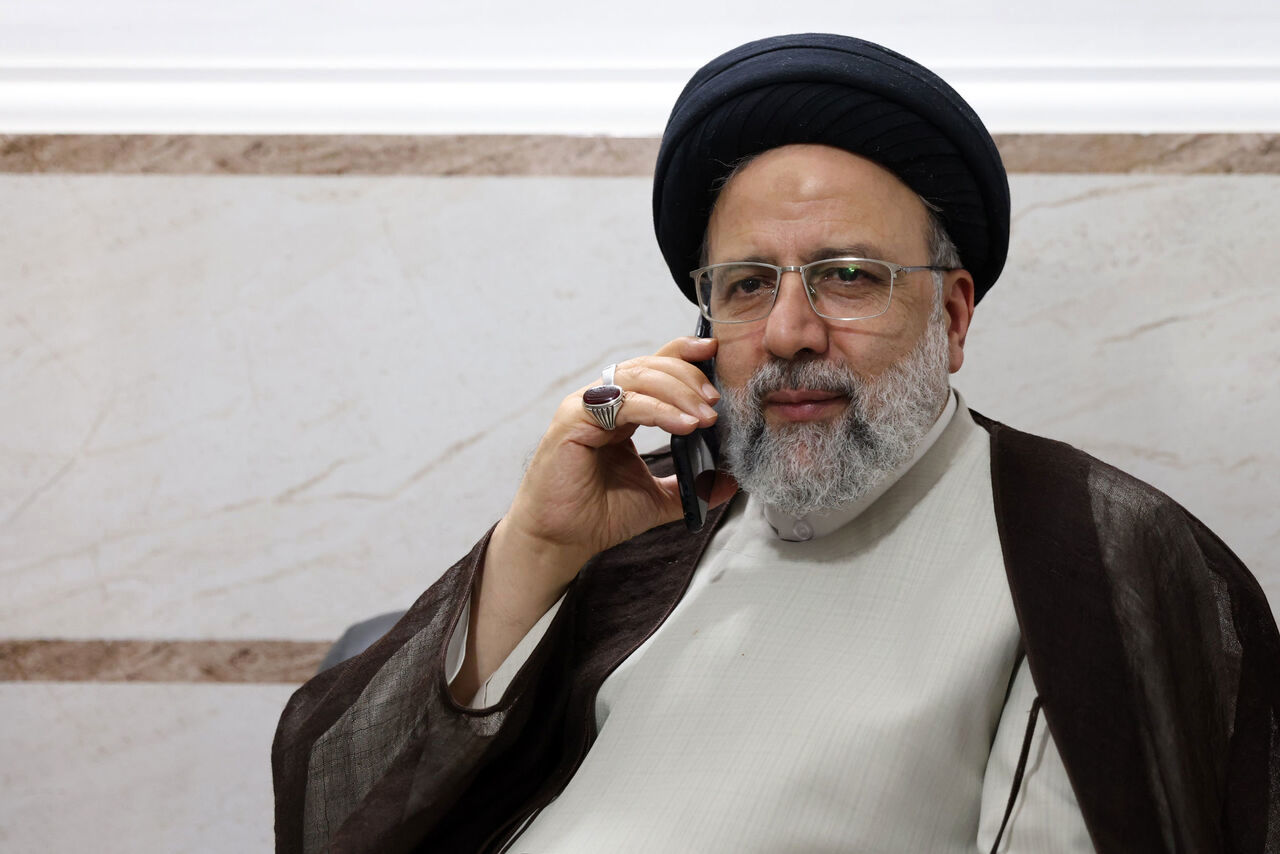 گفت‌وگوی تلفنی ابراهیم رئیسی با دو جانباز مدافع امنیت