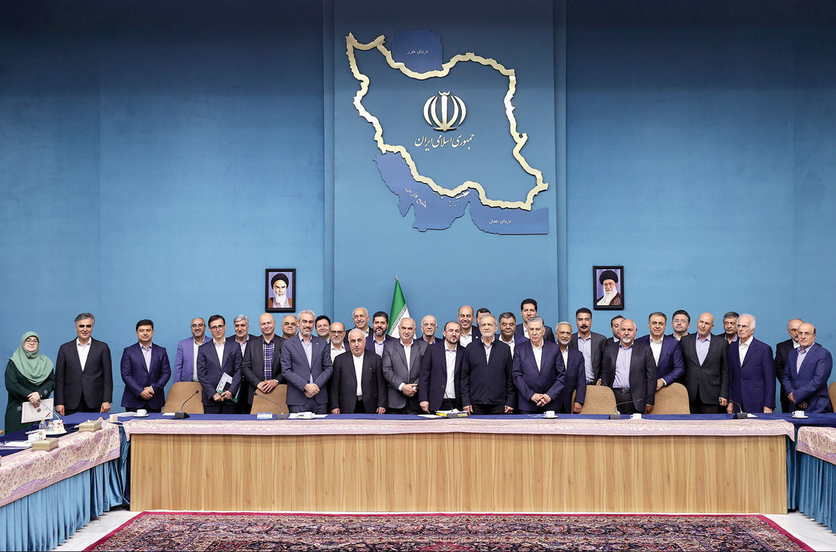 عدهای با رابطهبازی ارز دریافت میکنند / لزوم عبور از وضعیت «نهجنگ؛ نهصلح»/ لزوم تشکیل شورای عالی مشورتی مقابله با تحریم