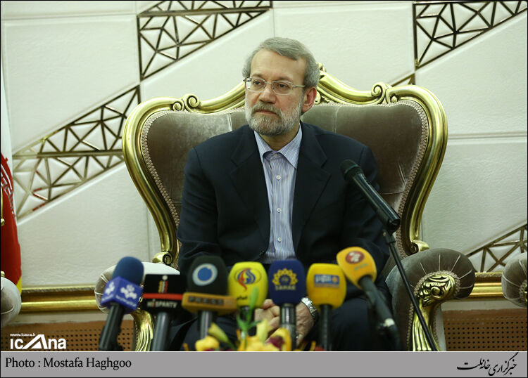 لاریجانی: باید از دخالت‌های دولت در اقتصاد جلوگیری کرد