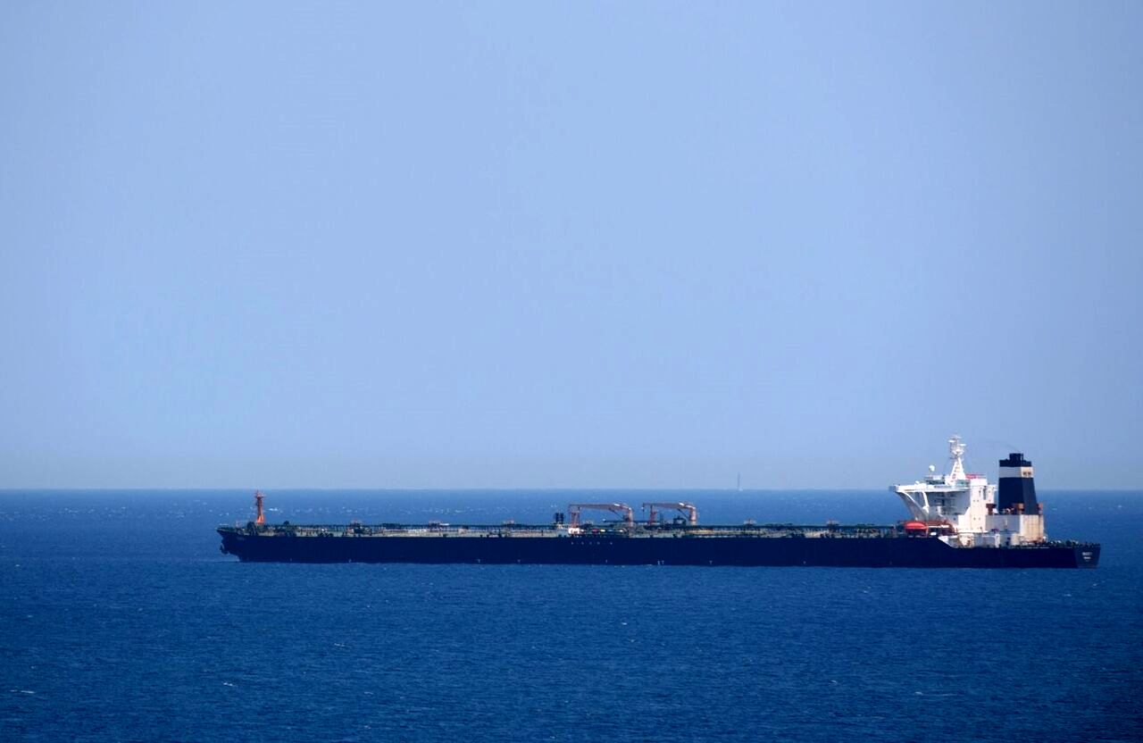 نیروی دریایی آمریکا: ایران یک کشتی تجاری را توقیف کرد