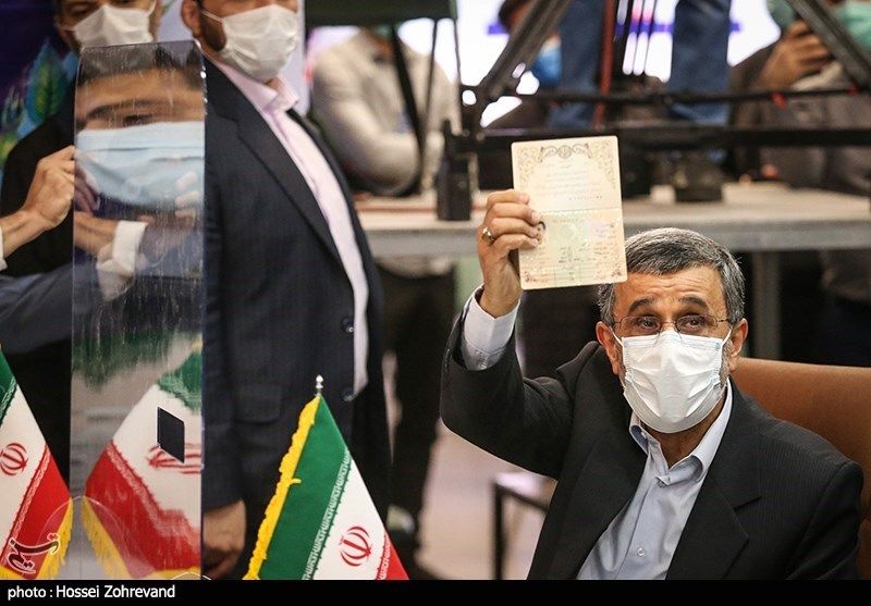 احمدی نژاد رسما از سیاست ایران حذف می شود؟