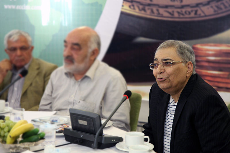 ته‌مانده افکار کمونیسیتی در ادارات دولتی هنوز وجود دارد/ هنوز جرات نداریم بگوییم سرمایه مقدس است