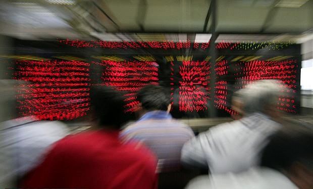 تجمع اعتراضی سهامداران در تالار حافظ